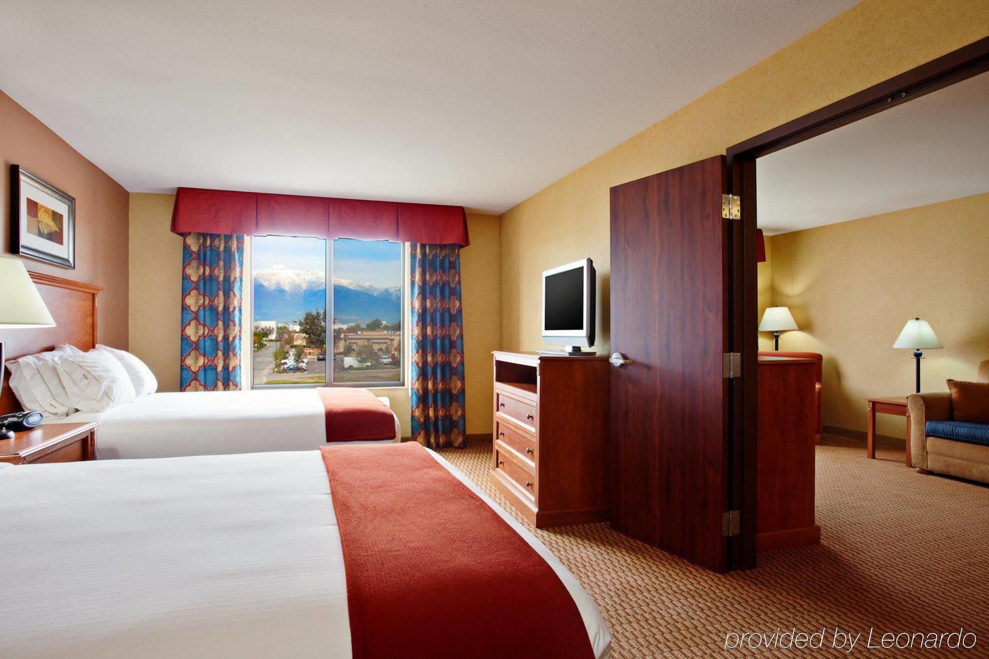 Holiday Inn Express Ontario By Ihg Creekside Exteriér fotografie